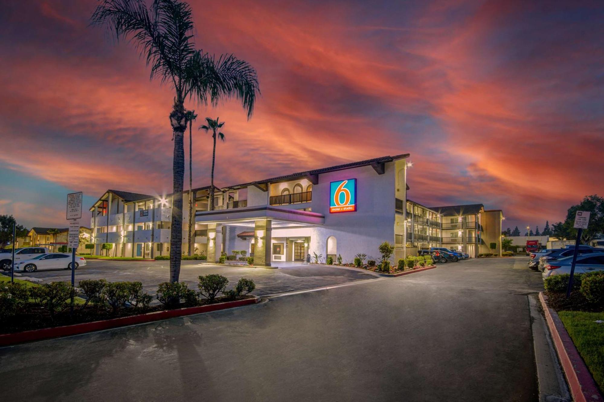 Motel 6 Ontario Ca Convention Center Airport Exterior photo