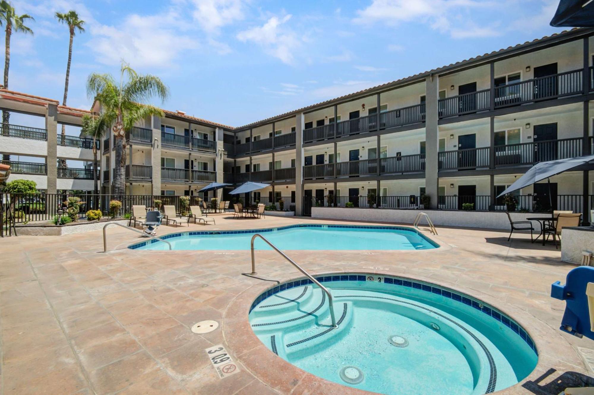 Motel 6 Ontario Ca Convention Center Airport Exterior photo